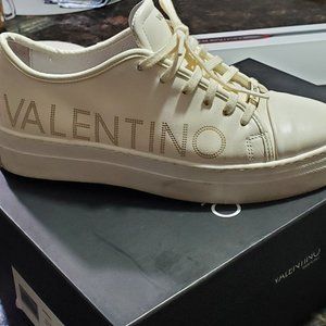 Valentino Freesia Size 10